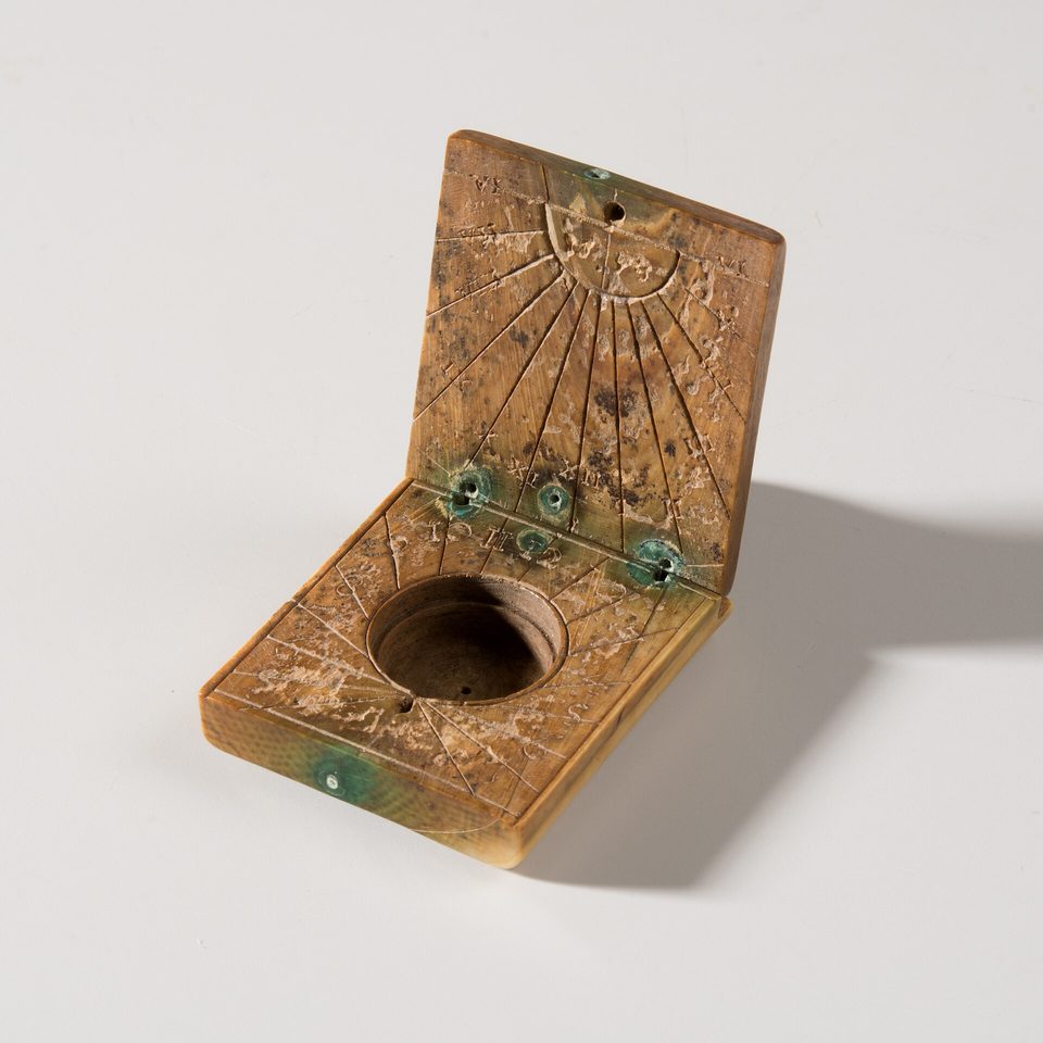 A folding pocket instrument: it carries its own frame of reference and needs nothing on site